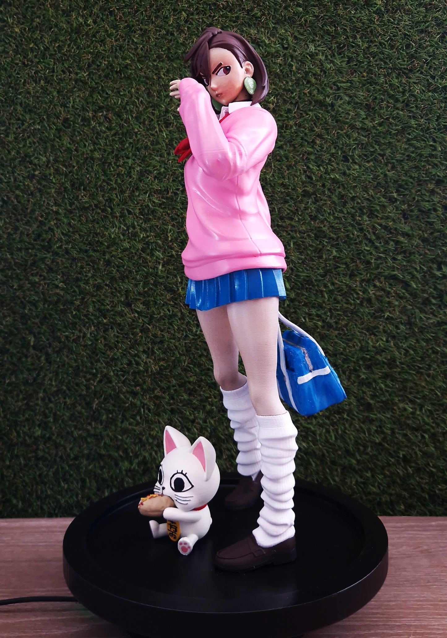 Momo Ayase figurine from Dandadan